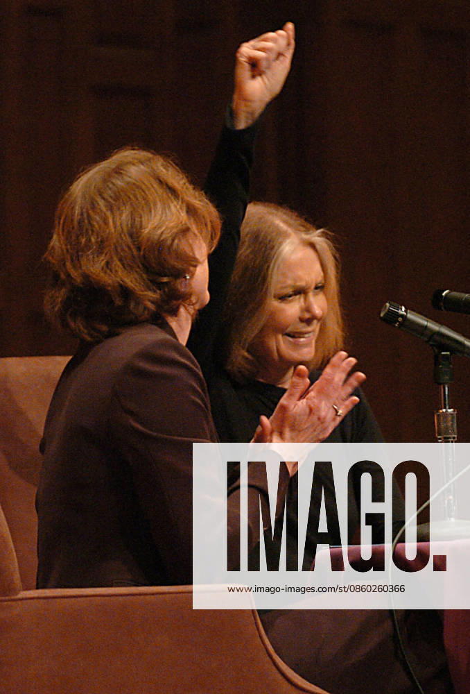 Gloria Steinem Speaks Mills College Mar 15, 2007 - Oakland, CA, USA - GLORIA STEINEM raises her fist while being introduced during her visit to Mills College in Oakland, Calif. on Thursday