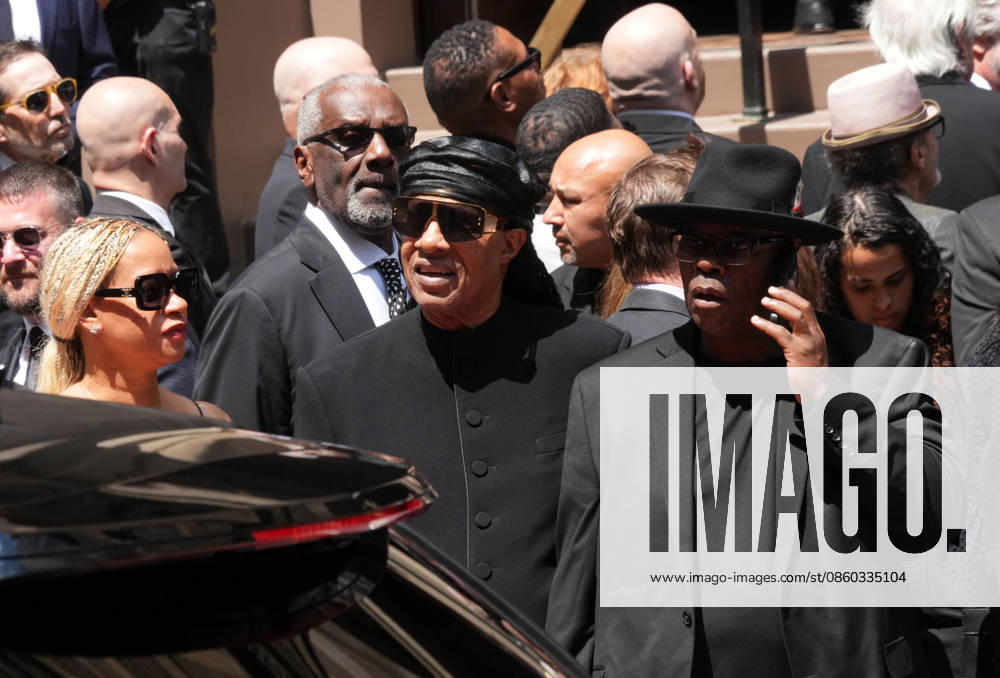 STEVIE WONDER exits the Clive Davis Funeral.Central Synagogue, NYC.June 29, 2026. . Clive Davis Funeral.Central Synagogue, NYC.June 29, 2026. New York USA - ZUMAms4_ 20260629_faf_ms4_006
