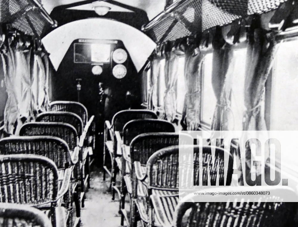 City of Melbourne Handley Page W10 aircraft of Imperial Airways. 1925 city of Melbourne Handley Page W10 aircraft of Imperial Airways. 1925 Editorial Use Only, WHA_134_0936.jpg, city of Melbourne;Handley Page;W10;aircraft;Imperial Airways;1925;Airlines;civil aviation;passenger aircraft;plane;transport