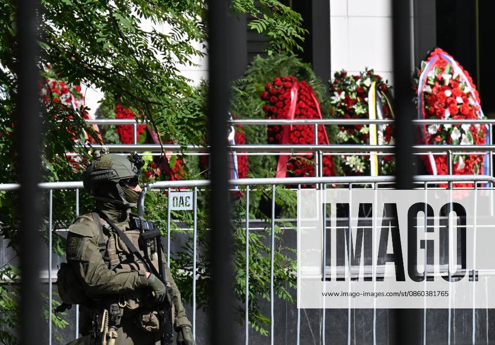 Russia Former Defence Minister Ivanov Death 9197708 30.06.2026 A Russian law enforcement officer stands guard outside the Central Clinical Hospital, where a farewell ceremony is being held for former Russian DefenÑe Minister Sergei Ivanov, who died at the age of 73 on June 26, ahead of his funeral in Moscow, Russia. Yuri Kochetkov Sputnik Moscow Russia
