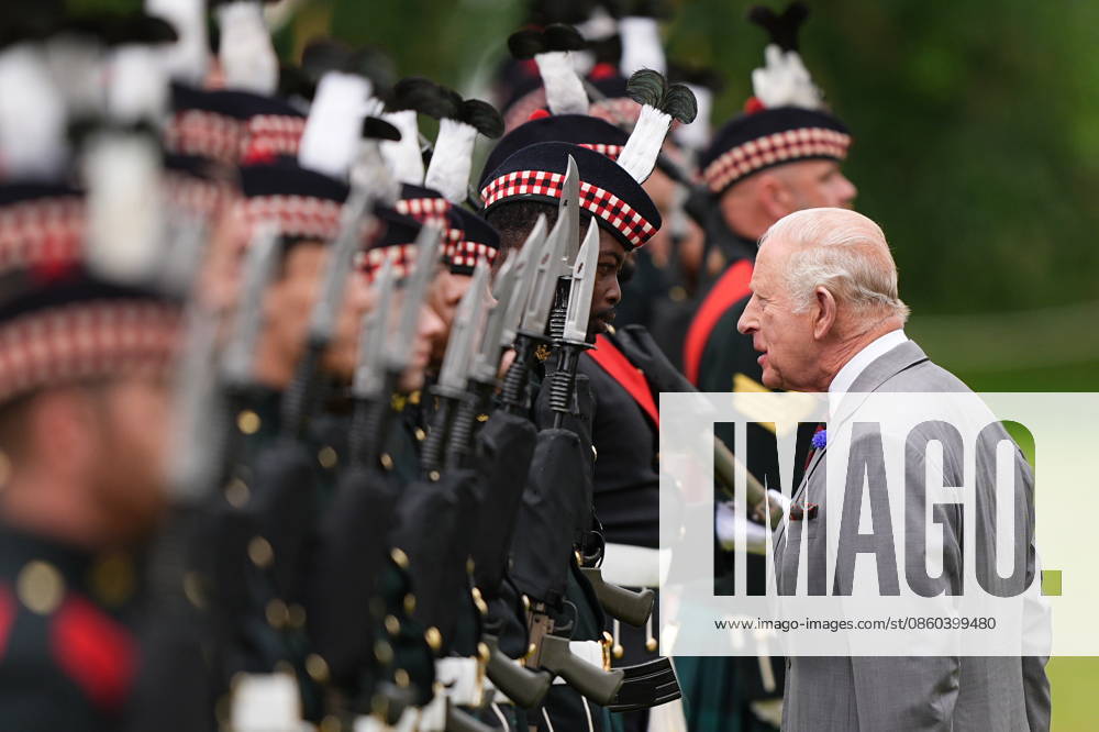 King visits Scotland for Holyrood Week King Charles III inspects the guard of honour, Balaklava Company, 5th Battalion, the Royal Regiment of Scotland during the Ceremony of the Keys in the gardens of the Palace of Holyroodhouse in Edinburgh, as part of the King s visit to Scotland for Holyrood Week. Picture date: Tuesday June 30, 2026., Credit:Aaron Chown PA ROTA - B68 Avalon UK, Edinburgh