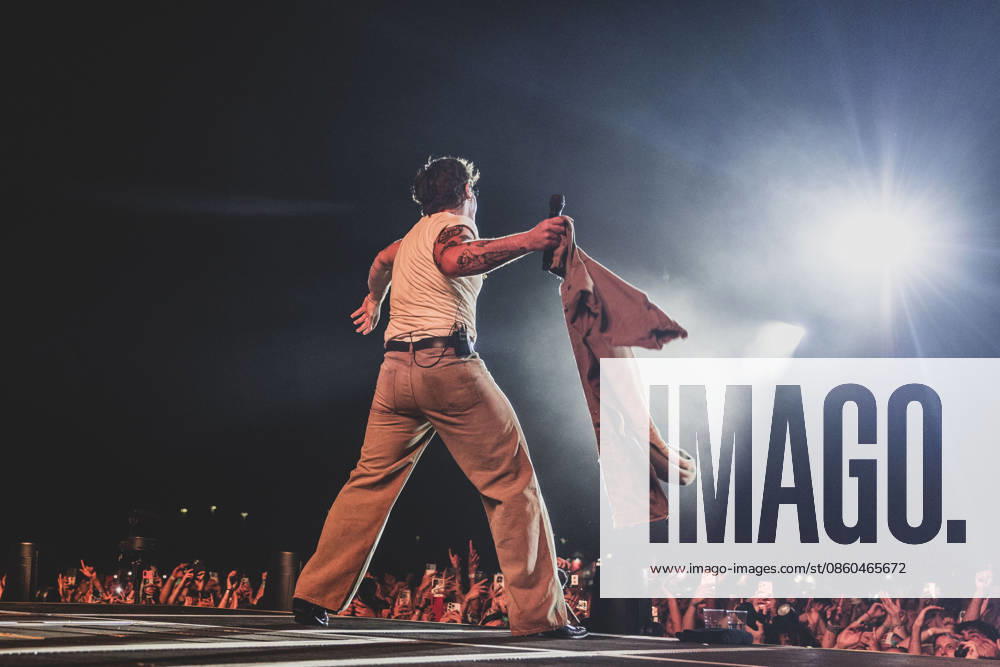 IPA86265584 - Olly will perform the Il Gran Finale Tour on June 30, 2026, at the Ippodromo delle Capannelle in Rome, Italy.