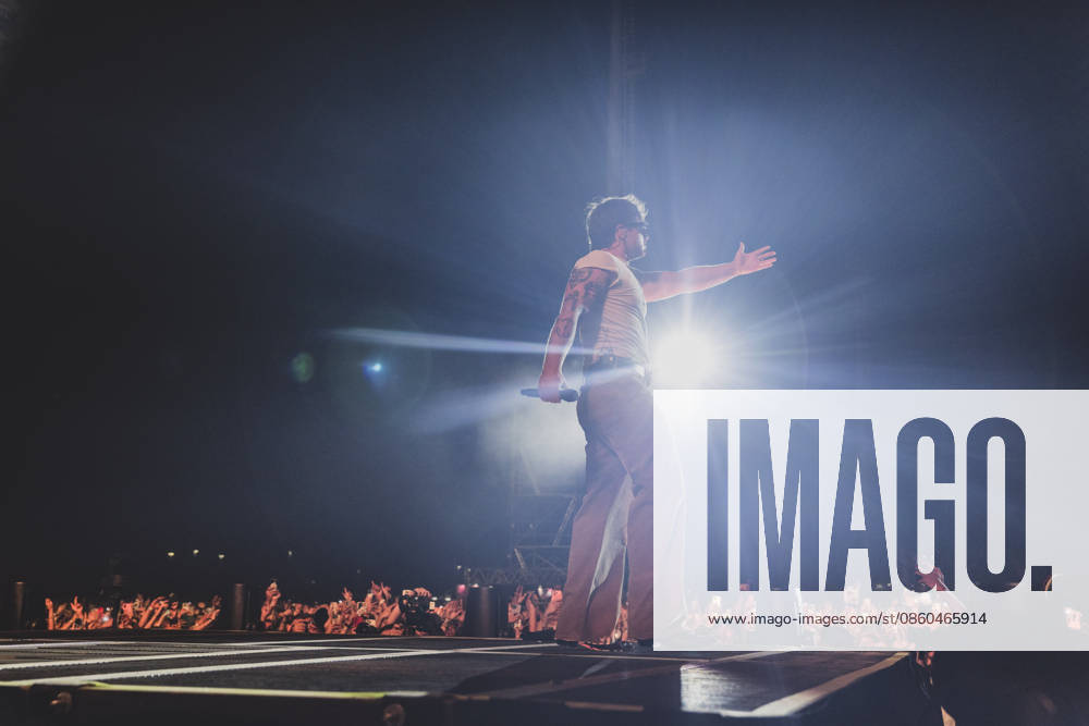 IPA86265588 - Olly will perform the Il Gran Finale Tour on June 30, 2026, at the Ippodromo delle Capannelle in Rome, Italy.