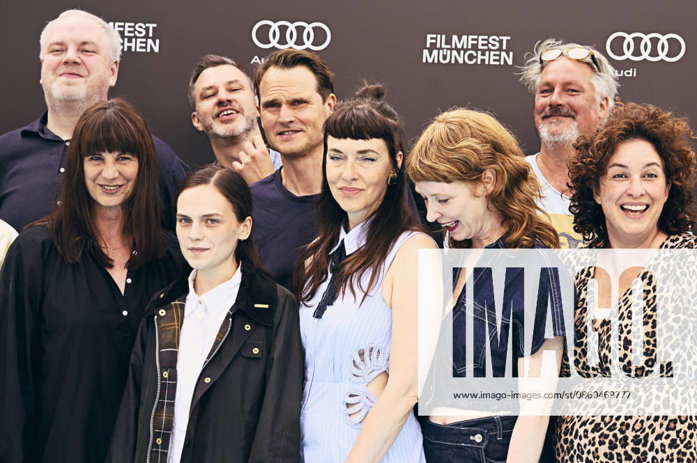 Dustin Loose, guest, Mariella Aumann, Max Hemmersdorfer, Fabian Hinrichs, Kim Riedle, and guests at the premiere of the ARD film *Chamäleon* at the 43rd Munich Film Festival 2026 at the University of Television and Film Munich, June 30, 2026 Foto:xB.xGillmannx xFuturexImagex chamaeleon_6606