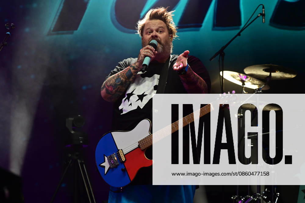 Bowling For Soup performing in Halifax Bowling For Soup performing at The Piece Hall in Halifax Featuring: Jaret Reddick Where: Halifax, United Kingdom When: 30 Jun 2026 Credit: Graham Finney WENN Halifax United Kingdom