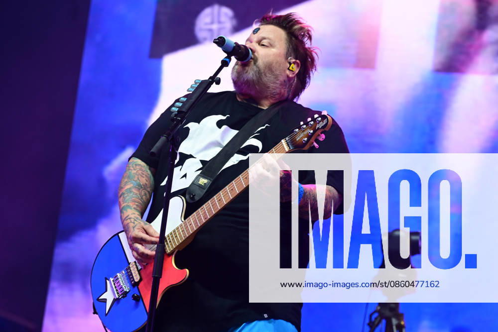 Bowling For Soup performing in Halifax Bowling For Soup performing at The Piece Hall in Halifax Featuring: Jaret Reddick Where: Halifax, United Kingdom When: 30 Jun 2026 Credit: Graham Finney WENN Halifax United Kingdom