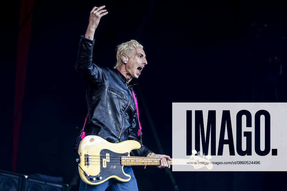 Wolf Alice live at Roskilde Festival 2026 Roskilde, Denmark. 01st, July 2026. The British alternative rock band Wolf Alice performs a live concert during the Danish music festival Roskilde Festival 2026 in Roskilde. Here bass player Theo Ellis is seen live on stage. Denmark, Roskilde