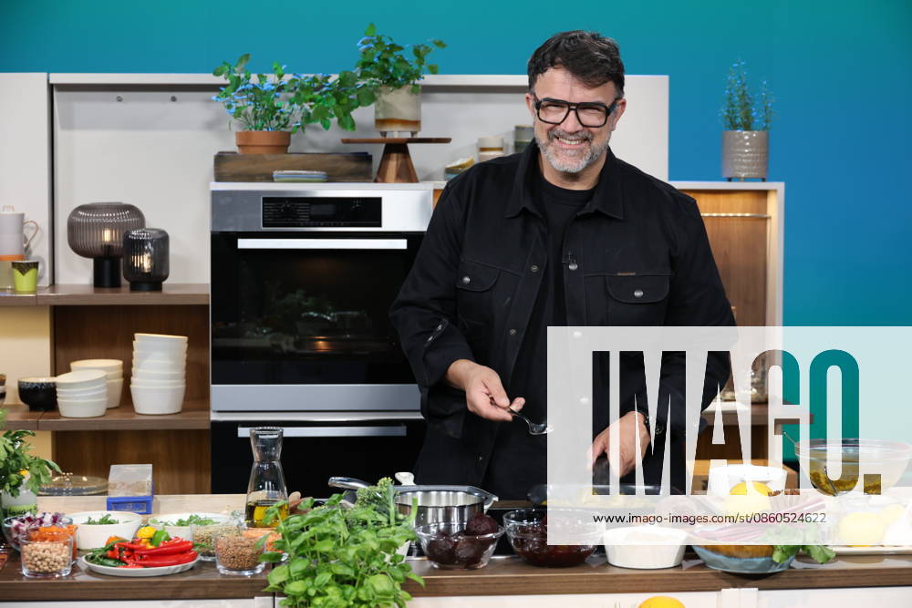 Tarik Rose, chef, TV chef, and restaurant owner, appeared as a guest on the TV show *DAS Rote Sofa*, a live talk show produced by Norddeutscher Rundfunk (NDR); photo op on July 1, 2026, at the NDR television studio in Hamburg-Lokstedt