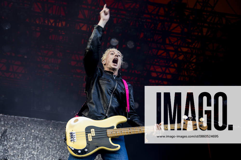Wolf Alice live at Roskilde Festival 2026 Roskilde, Denmark. 01st, July 2026. The British alternative rock band Wolf Alice performs a live concert during the Danish music festival Roskilde Festival 2026 in Roskilde. Here bass player Theo Ellis is seen live on stage. Denmark, Roskilde