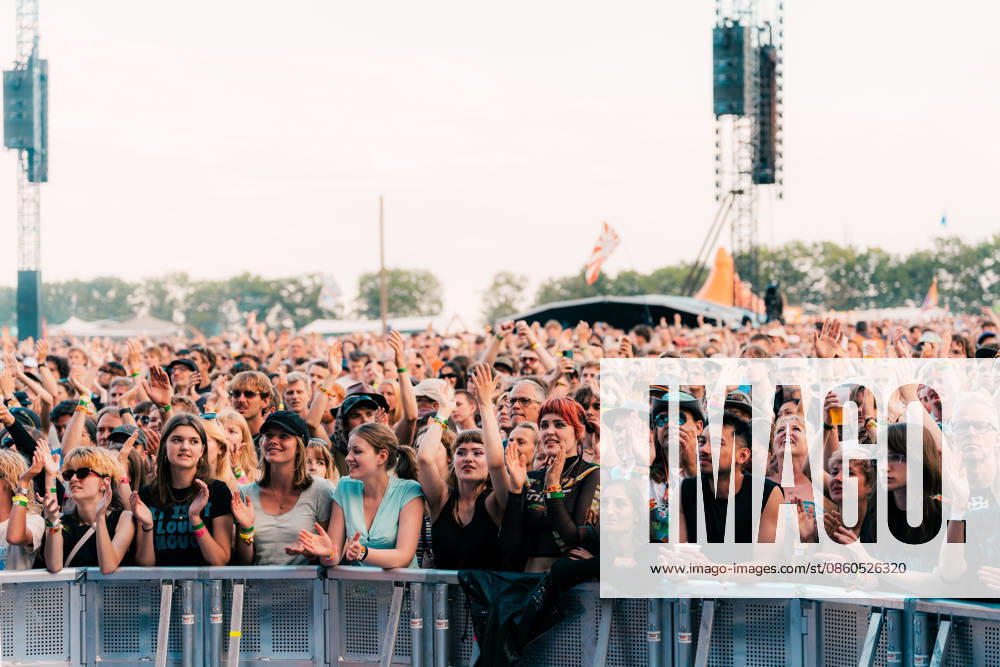 Wolf Alice live at Roskilde Festival 2026 Roskilde, Denmark. 01st, July 2026. Concert goers seen at a live concert with the British alternative rock band Wolf Alice during the Danish music festival Roskilde Festival 2026 in Roskilde. Denmark, Roskilde