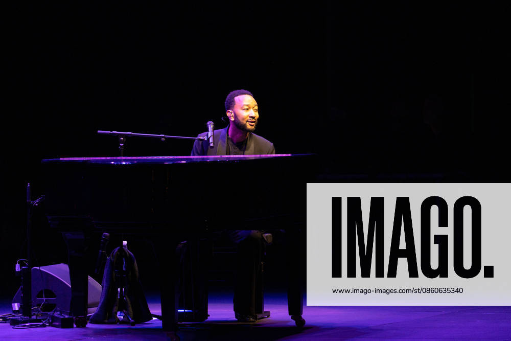 John Legend At Cavea dell Auditorium Parco della Musica Ennio Morricone - Rome John Legend performs live in Rome at the Cavea dell Auditorium Parco della Musica Ennio Morricone during his A Night of Songs & Stories tour 2026 in Rome, Italy on July 2, 2026. Photo by Andrea Bracaglia ABACAPRESS.COM Rome Italy Italy