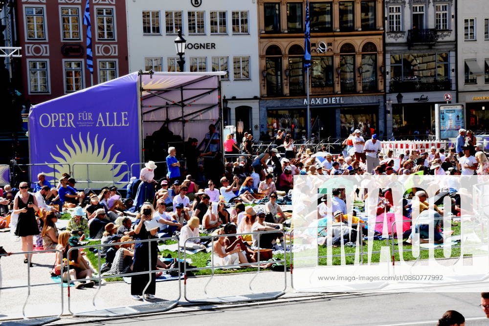 Visitor to Munich, July 4, 2026, Max Joseph Platz, Bavarian State Opera, OPERA FOR EVERYONE, *Die Walküre* by Richard Wagner, Photo: Munich