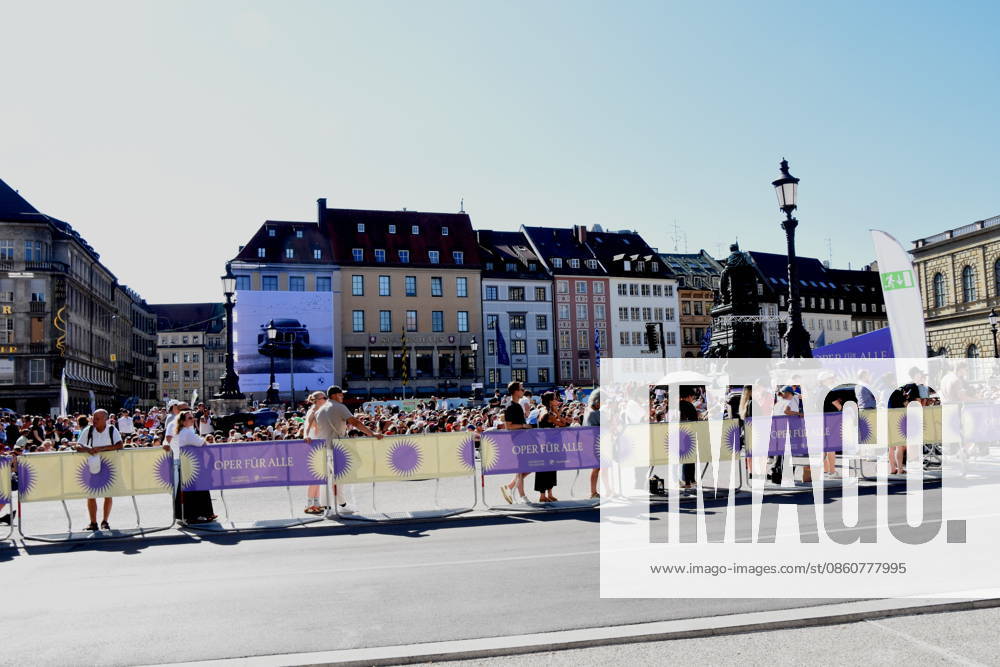 Visitor to Munich, July 4, 2026, Max Joseph Platz, Bavarian State Opera, OPERA FOR EVERYONE, *Die Walküre* by Richard Wagner, Photo: Munich