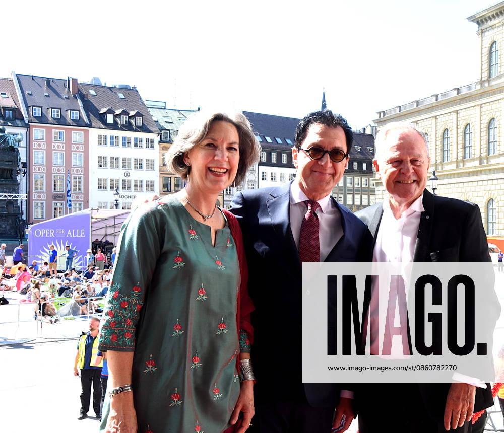 Christina Kalb, Serge Dorny, State Director Dr. Georg Heubisch, Member of the State Parliament, Munich, July 4, 2026, Max Joseph Square, Bavarian State Opera, OPERA FOR ALL, *Die Walküre* by Richard Wagner, Photo: Munich
