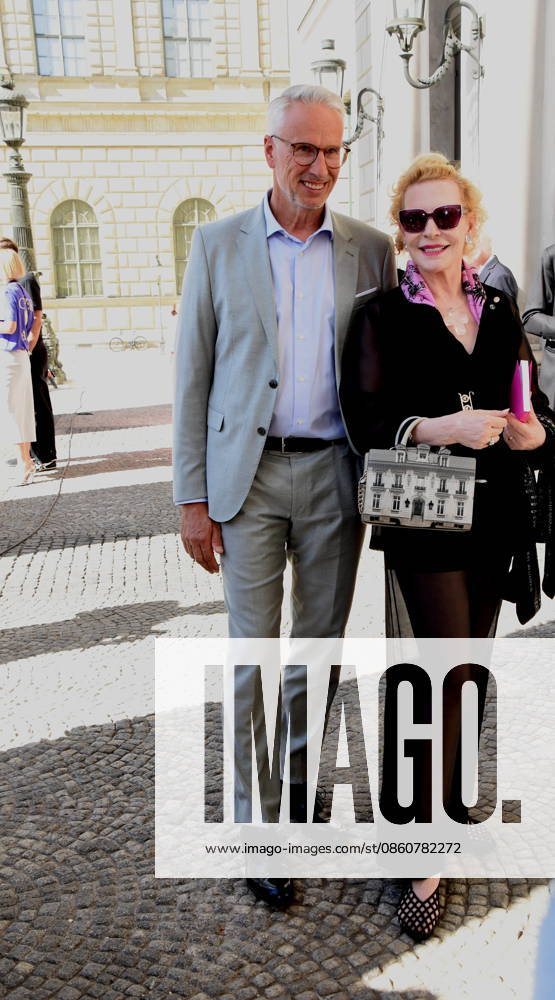 Bernd Doepke, BMW Branch Manager; Sunny Melles, actress and singer; Munich, July 4, 2026; Max Joseph Square; Bavarian State Opera; OPERA FOR ALL; *Die Walküre* by Richard Wagner; Photo: Munich
