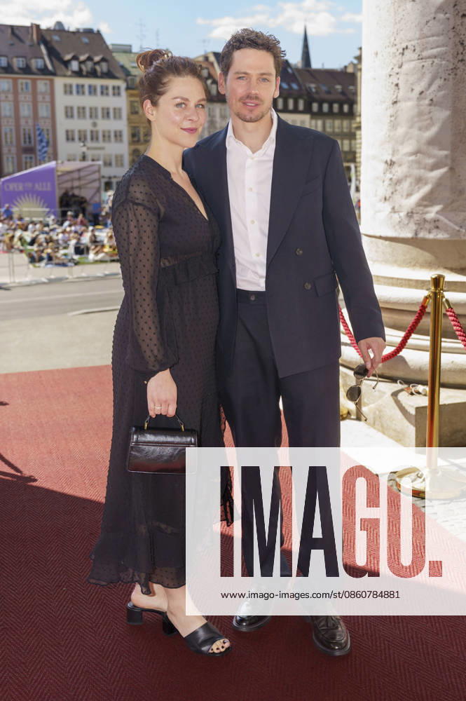 Johanna Graen and Anthony Paul upon their arrival at the Opera for All 2026 event, part of the Munich Opera Festival, featuring a live opera broadcast of Richard Wagner s *Die Walküre* at the National Theater in Munich, July 4, 2026 Foto:xN.xKolinzx xFuturexImagex oper_6726