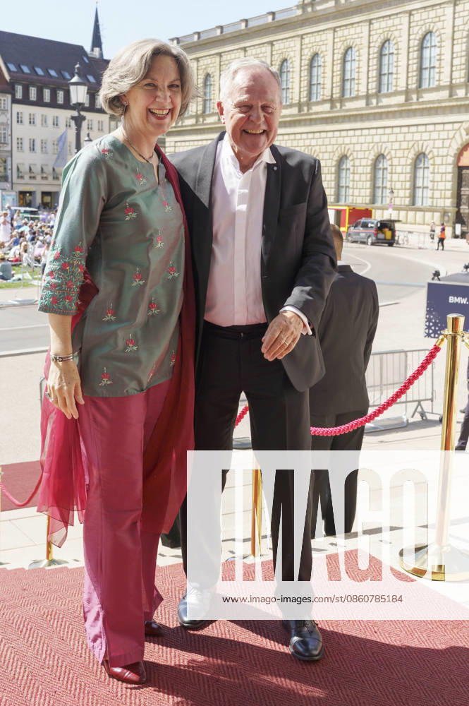Wolfgang Heubisch with his wife, Kristina Kalb Heubisch, upon arrival at the Opera for All 2026 event, part of the Munich Opera Festival, featuring a live opera broadcast of Richard Wagner’s *Die Walküre* at the National Theater in Munich, July 4, 2026 Foto:xN.xKolinzx xFuturexImagex oper_6750