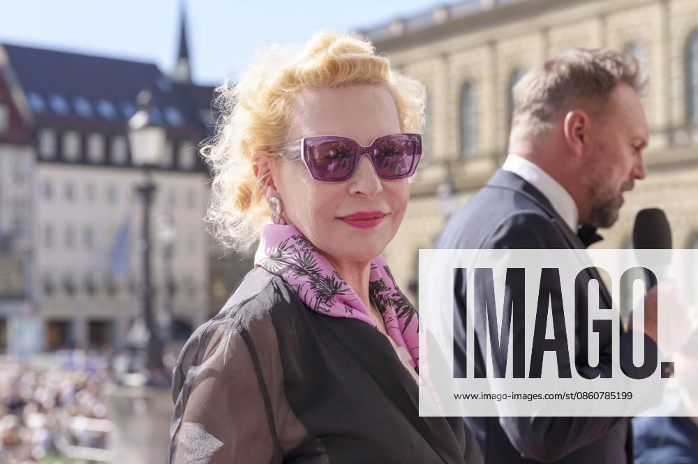 Sunnyi Melles upon her arrival at the Opera for All 2026 event, part of the Munich Opera Festival, featuring a live opera broadcast of Richard Wagner s *Die Walküre* at the National Theater in Munich, July 4, 2026 Foto:xN.xKolinzx xFuturexImagex oper_6762