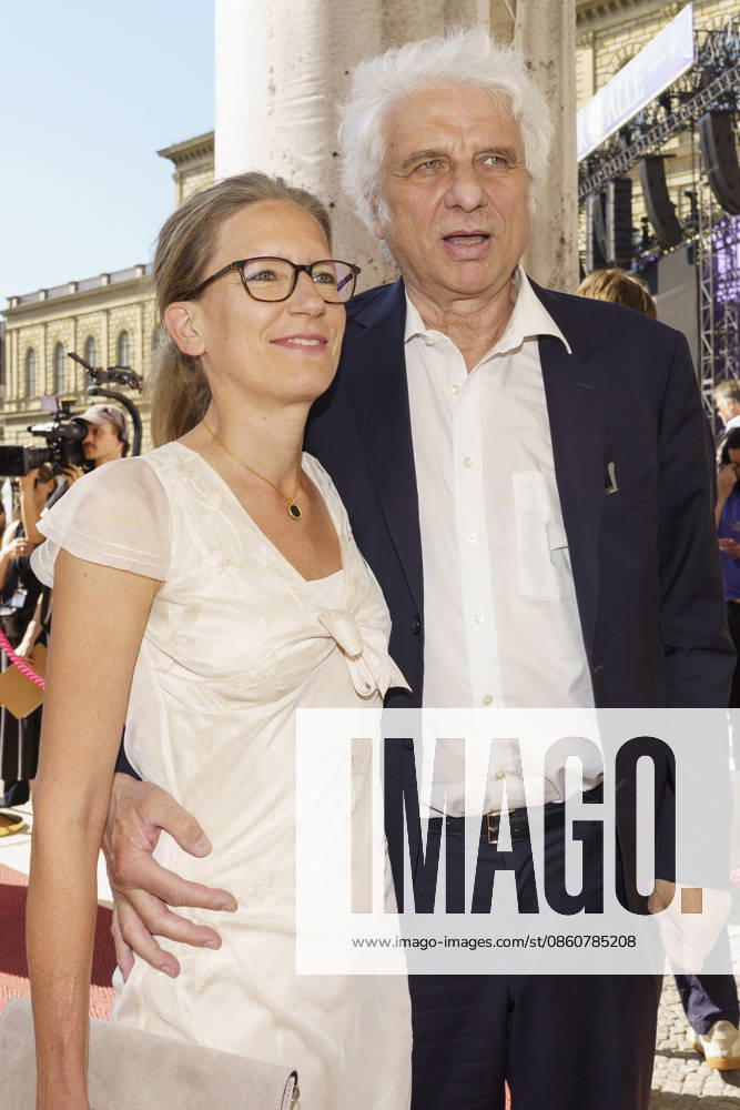 Katharina Koch and Udo Wachtveitl upon their arrival at the Opera for All 2026 event, part of the Munich Opera Festival, featuring a live opera broadcast of Richard Wagner’s *Die Walküre* at the National Theater in Munich, July 4, 2026 Foto:xN.xKolinzx xFuturexImagex oper_6771