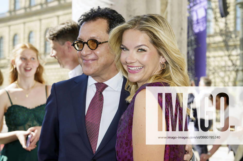 Serge Dorny and Teresa Boning upon their arrival at the Opera for All 2026 event, part of the Munich Opera Festival, featuring a live opera broadcast of Richard Wagner s *Die Walküre* at the National Theater in Munich, July 4, 2026 Foto:xN.xKolinzx xFuturexImagex oper_6712