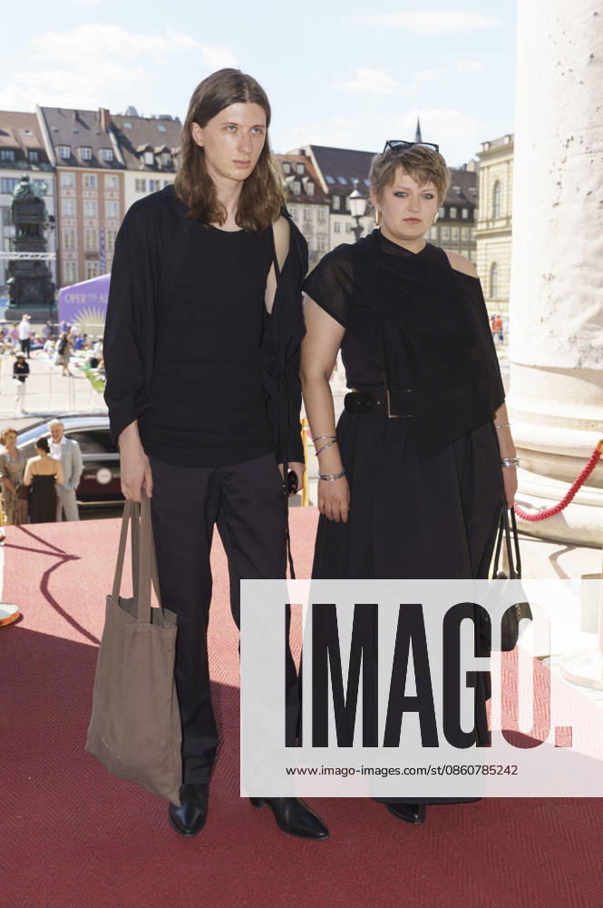Jakob Seeberger and Annika Neugart upon their arrival at the Opera for All 2026 event, part of the Munich Opera Festival, featuring a live opera broadcast of Richard Wagner’s *Die Walküre* at the National Theater in Munich, July 4, 2026 Foto:xN.xKolinzx xFuturexImagex oper_6714
