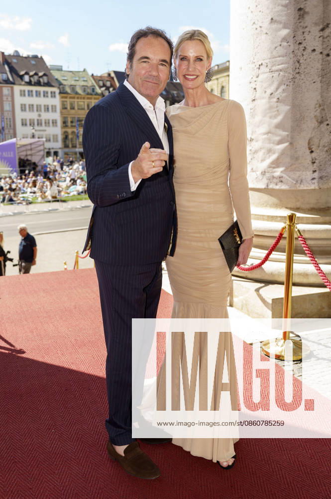 Thomas Ohrner with his wife Anne Arnholdt upon arrival at the Opera for All 2026 event, part of the Munich Opera Festival, featuring a live opera broadcast of Richard Wagner’s *Die Walküre* at the National Theater in Munich, July 4, 2026 Foto:xN.xKolinzx xFuturexImagex oper_6733