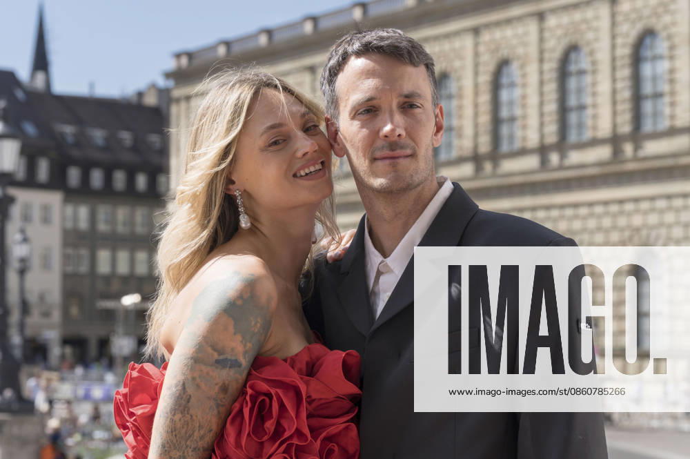Olga Löffler with her husband Niclas Löffler upon arrival at the Opera for All 2026 event, part of the Munich Opera Festival, featuring a live opera broadcast of Richard Wagner s *Die Walküre* at the National Theater in Munich, July 4, 2026 Foto:xN.xKolinzx xFuturexImagex oper_6739