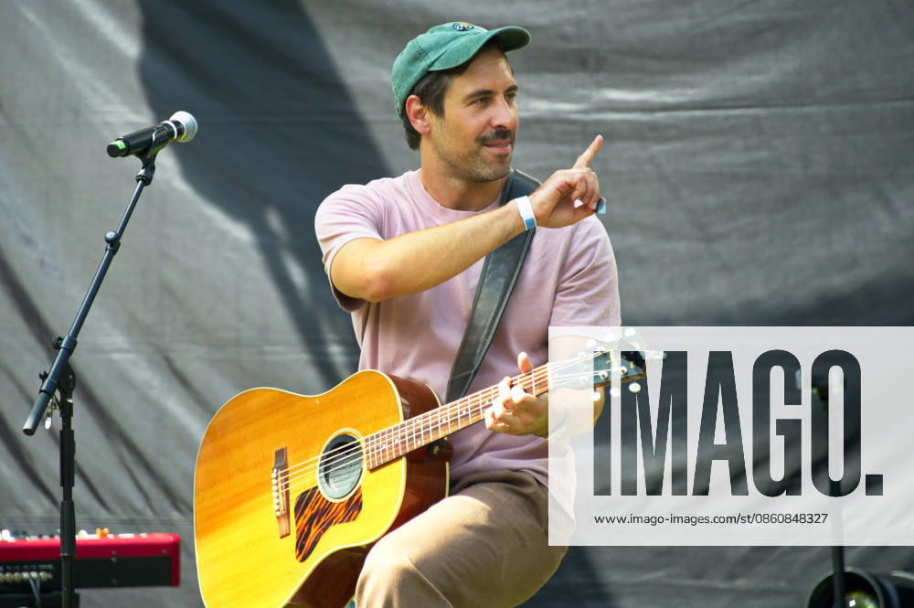 Max Giesinger performing live at a concert during the Howege Zoo Festival at the Berlin Zoo, Berlin, July 5, 2026 Foto:xC.xBehringx xFuturexImagex giesinger_6710