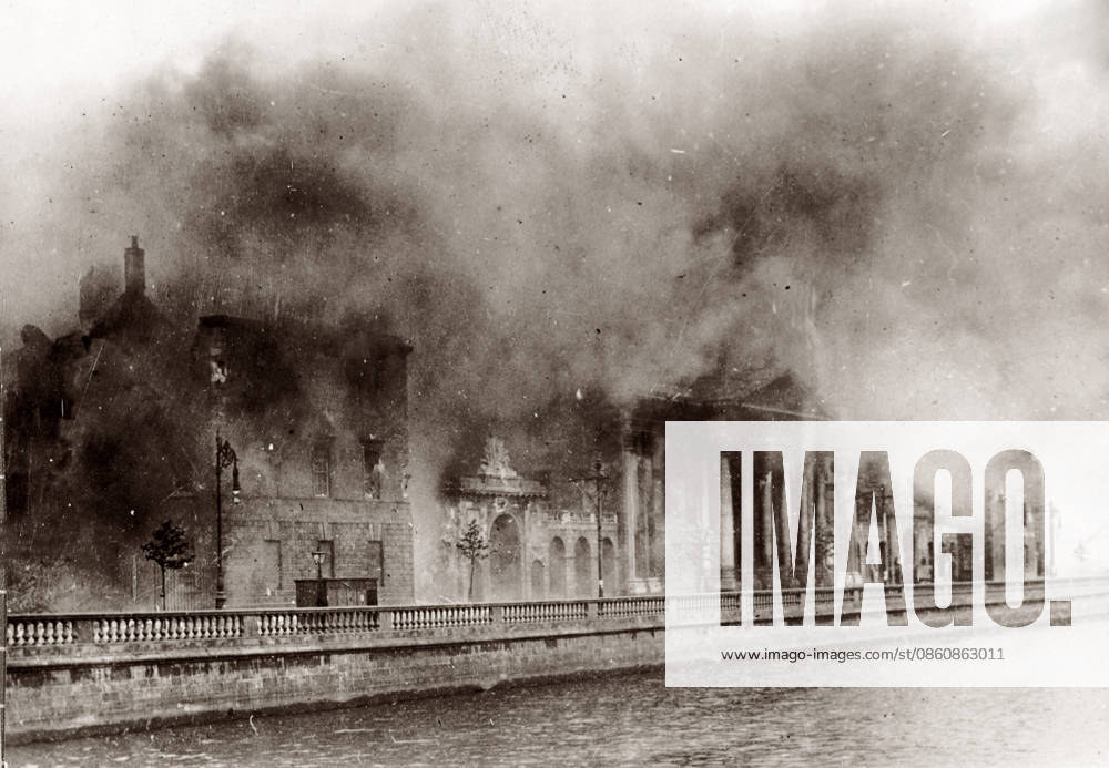 The Four Courts in Dublin during the Battle of Dublin. The Four Courts in Dublin during the Battle of Dublin. The building had been taken over by Anti-Treaty forces on the date 14 April 1922. Bombarded by National Army forces on 28 and 29 June, a huge explosion of stored munitions on 30 June destroyed the Public Records Office, and with it a huge swathe of Irish cultural memory. Editorial Use only. All other uses to be cleared for permission with WHA or representative agent., WHA_197_1229.JPG.jpg, Four Courts; Dublin; Battle of Dublin; Anti-Treaty forces; National Army; explosion; munitions; Public Records Office; Irish cultural memory; 14 April 1922; 28 June; 29 June; 30 June; bombardment; destruction; historical bui