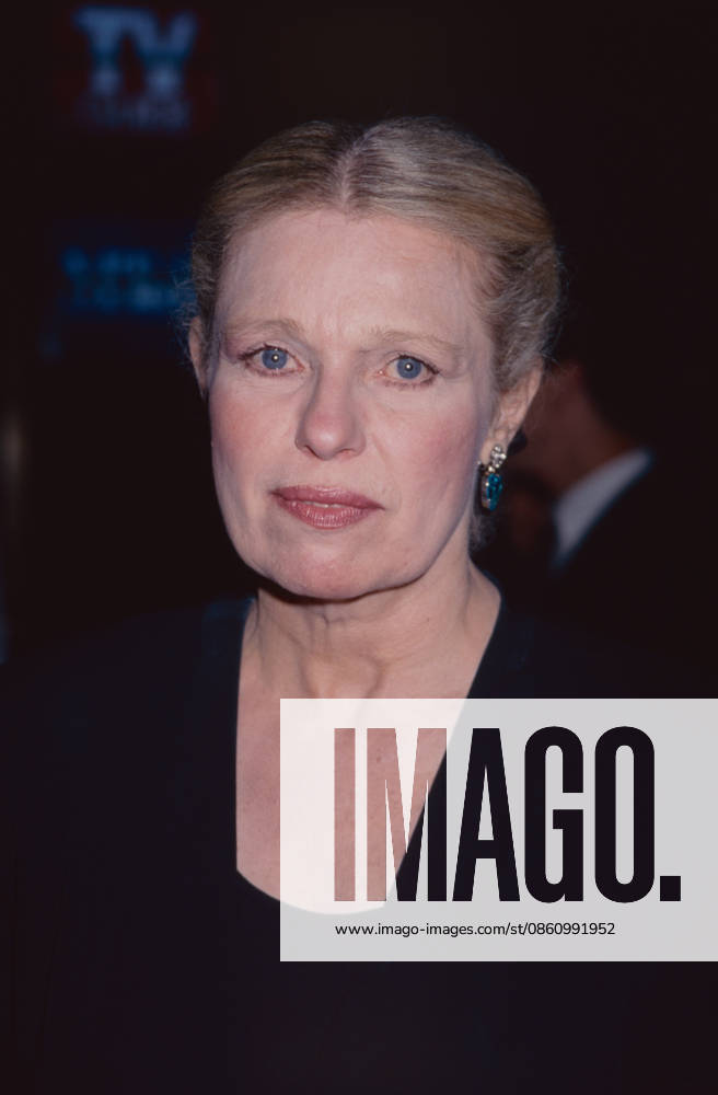 **FILE PHOTO** Louise Lesser Has Passed Away. Louise Lasser attends the opening of A Television Diary: 45 Years TV Guide Covers at Museum of Television & Radio in New York City on June 9, 1998. Photo