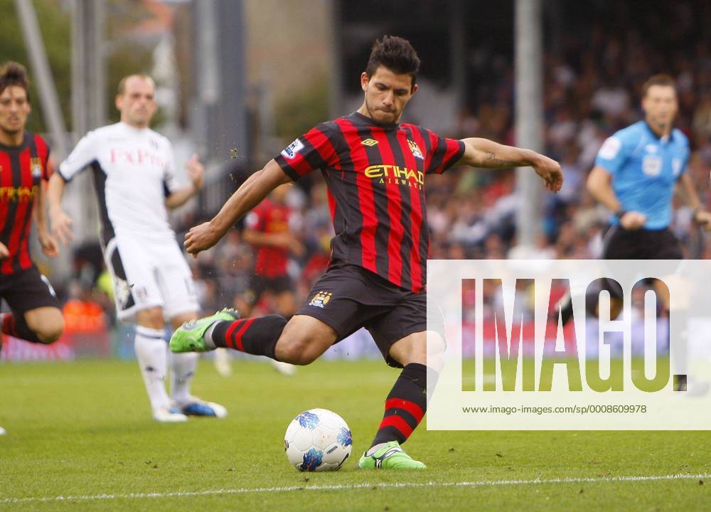 Sergio Kun Agüero of Manchester City scores his side s second goal during the Premier League match between Fulham and Manchester City at Craven Cottage, London, England, on September 18, 2011 - Fulham FC - Manchester City - .