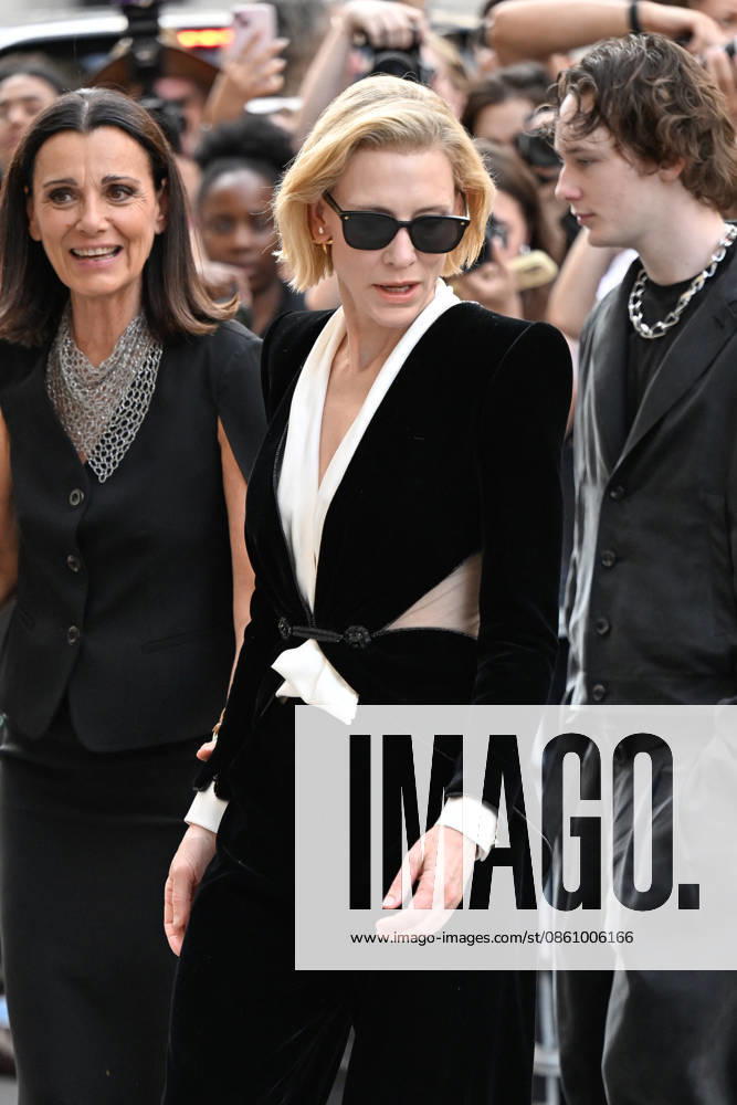 PFW Haute Couture Armani Prive Outside Arrivals JR Cate Blanchett arriving at the Armani Prive show during Haute Couture Fashion Week in Paris, France, on 7 July 2026. Photo by Julien Reynaud APS-Medias ABACAPRESS.COM Paris France