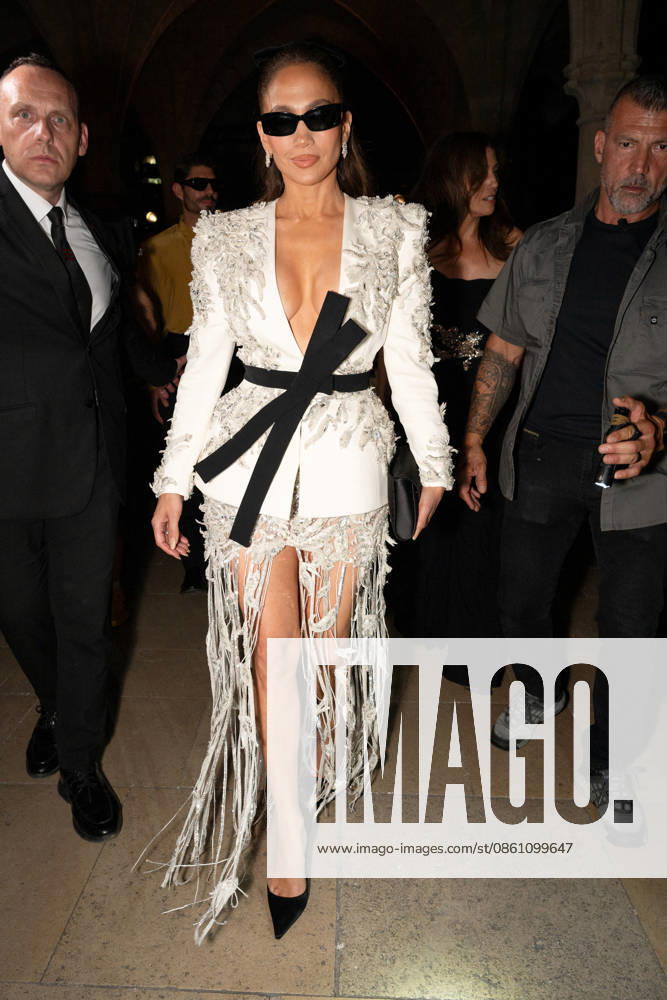 PFW - Zuhair Murad Front Row Jennifer Lopez attends the Zuhair Murad Haute Couture Fall Winter 2026 2027 show as part of Paris Fashion Week in Paris, France on July 08, 2026. Photo by Laurent Zabulon ABACAPRESS.COM