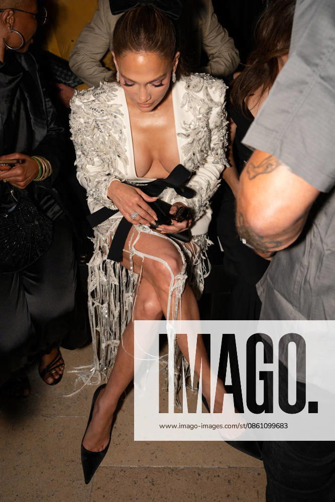 PFW - Zuhair Murad Front Row Jennifer Lopez attends the Zuhair Murad Haute Couture Fall Winter 2026 2027 show as part of Paris Fashion Week in Paris, France on July 08, 2026. Photo by Laurent Zabulon ABACAPRESS.COM