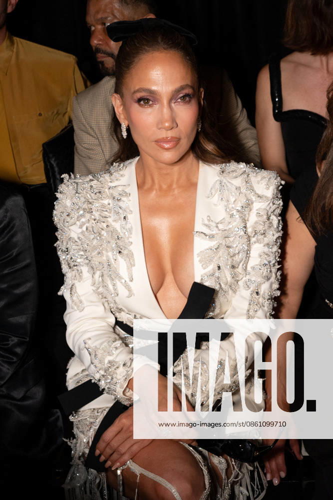 PFW - Zuhair Murad Front Row Jennifer Lopez attends the Zuhair Murad Haute Couture Fall Winter 2026 2027 show as part of Paris Fashion Week in Paris, France on July 08, 2026. Photo by Laurent Zabulon ABACAPRESS.COM