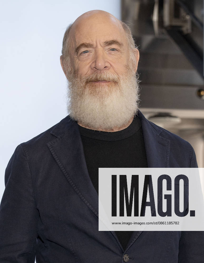 J.K. SIMMONS visits the Empire State Building in New York to celebrate the Premiere of The Westies on MGM. 8 July 2026 New York USA - ZUMAa265 20260708_zep_a265_050