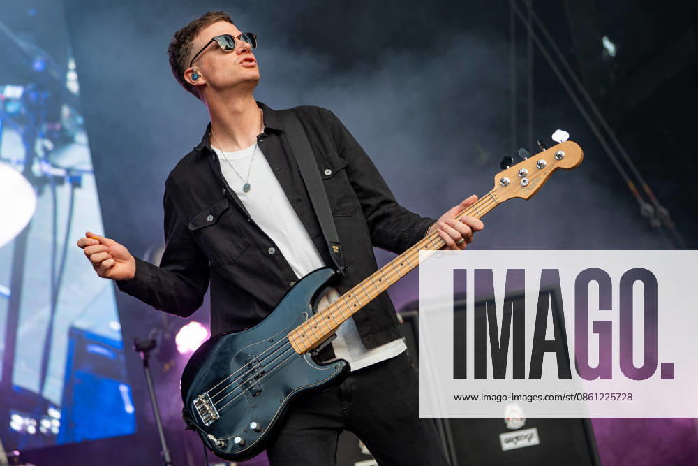 Rupert Jarvis of The Maccabees performs at Outdoor Summer Season, Alexandra Palace on July 09, 2026 in London, England. LONDON, ENGLAND - JULY 09: Rupert Jarvis of The Maccabees performs at Outdoor Summer Season, Alexandra Palace on July 09, 2026 in London, England., Credit:Pupat Chenaksara Avalon United Kingdom, London, Alexandra Palace Park