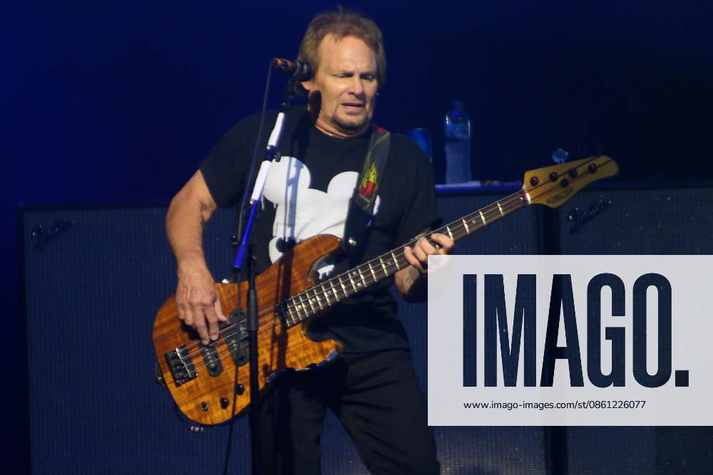 Sammy Hagar Performs at British Airways ARC, London, UK - 09 July 2026 Bassist Michael Anthony performs on the first of three nights at British Airways ARC, London, England, UK on Thursday 09 July 2026 as part of his The Best of All Worlds Tour., Credit:Justin Ng Avalon UK, England, London, British Airways ARC