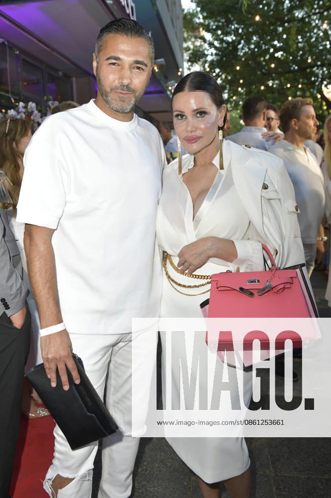 Mustafa Göktas and Djamila Rowe at the La Grande Bellezza summer party at Casa Bellucci restaurant in Berlin, July 9, 2026 Foto:xM.xBehrensx xFuturexImagex bellucci_6763