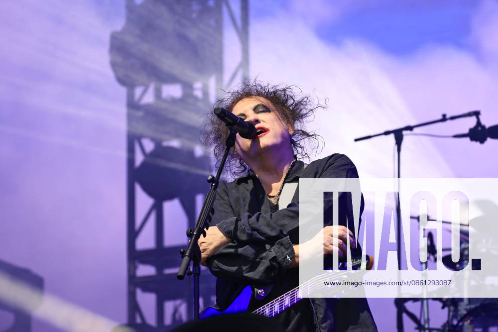The Cure, singer Robert Smith, live in concert at the Parkbühne Wuhlheide, Berlin, Berlin
