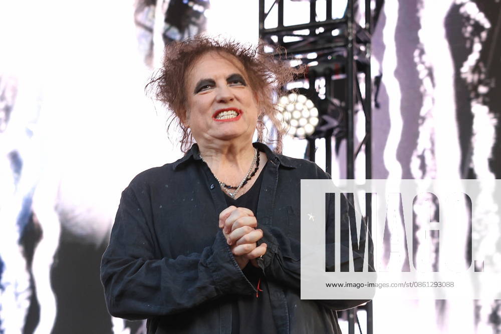 The Cure, singer Robert Smith, live in concert at the Parkbühne Wuhlheide, Berlin, Berlin