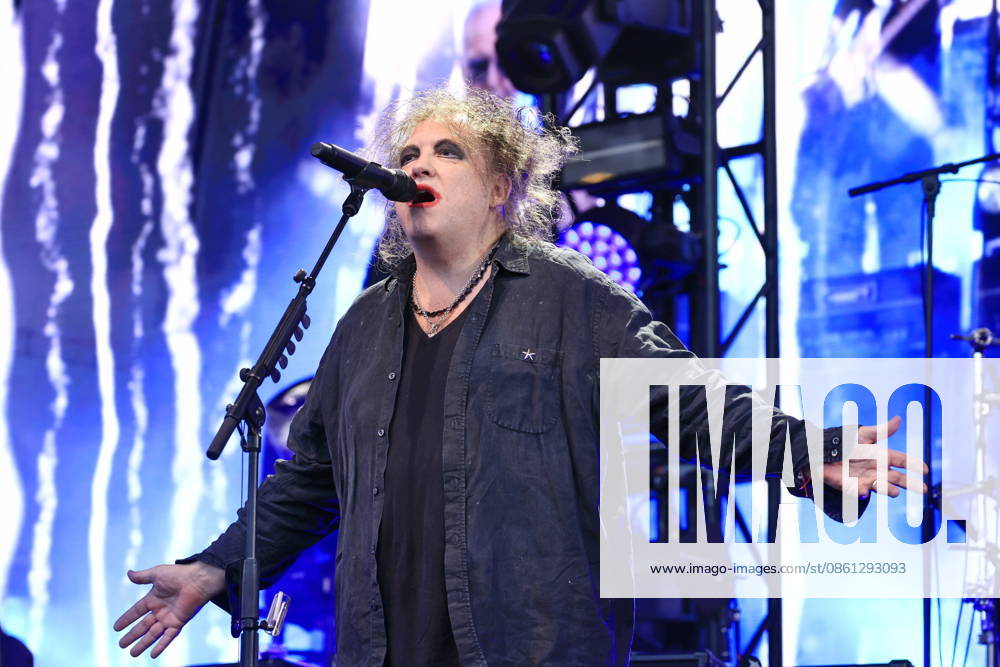 The Cure, singer Robert Smith, live in concert at the Parkbühne Wuhlheide, Berlin, Berlin