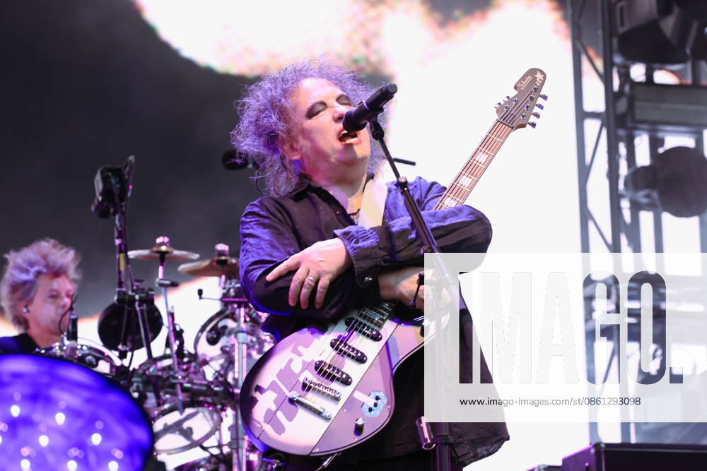 The Cure, singer Robert Smith, live in concert at the Parkbühne Wuhlheide, Berlin, Berlin