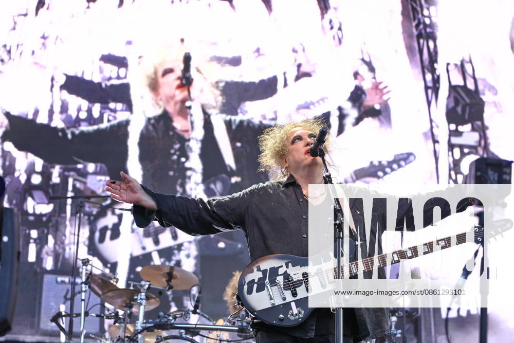 The Cure, singer Robert Smith, live in concert at the Parkbühne Wuhlheide, Berlin, Berlin