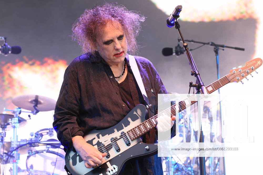 The Cure, singer Robert Smith, live in concert at the Parkbühne Wuhlheide, Berlin, Berlin
