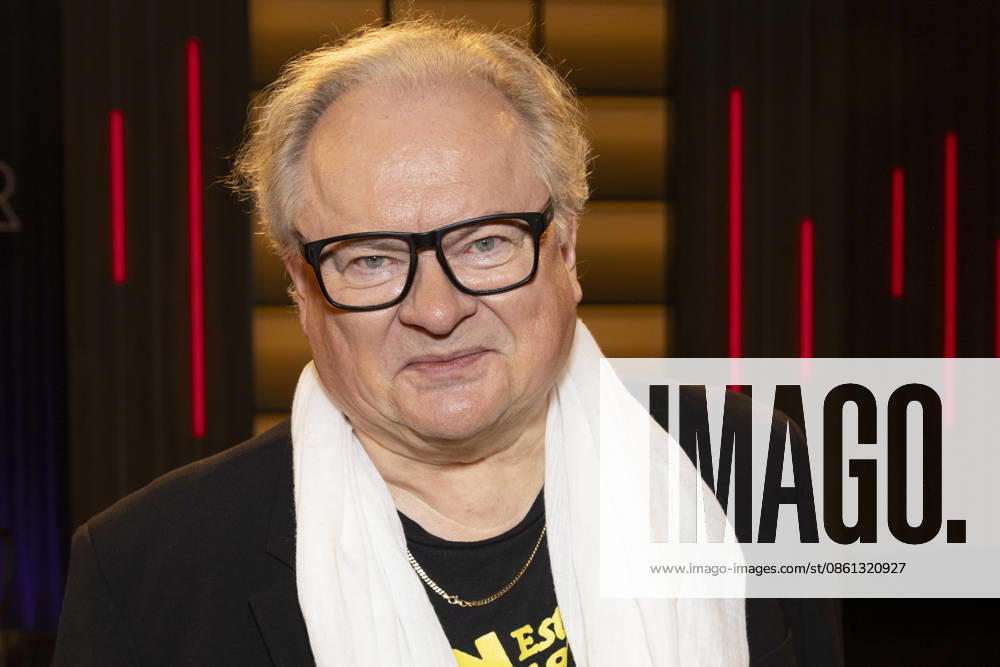 Singer and writer Heinz Rudolf KUNZE, smiling, wearing a white scarf, portrait, guest on the TV show Kölner Treff on WDR television, recorded on July 10, 2026, broadcast on August 7, 2026