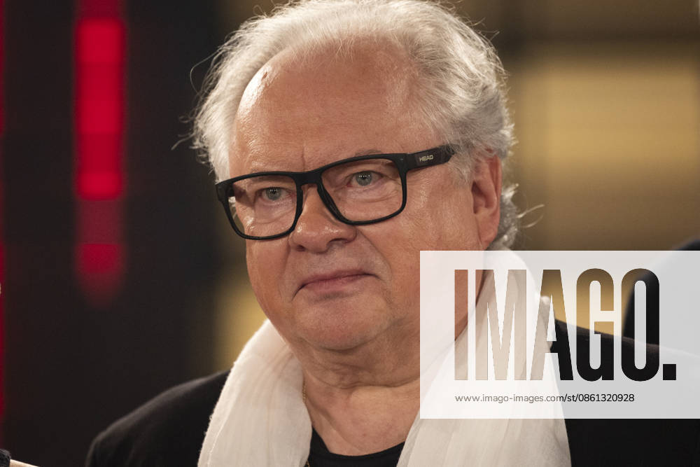 Singer and writer Heinz Rudolf KUNZE, looking pensive, wearing a white scarf, portrait, guest on the TV show Kölner Treff on WDR television, recorded on July 10, 2026, broadcast on August 7, 2026