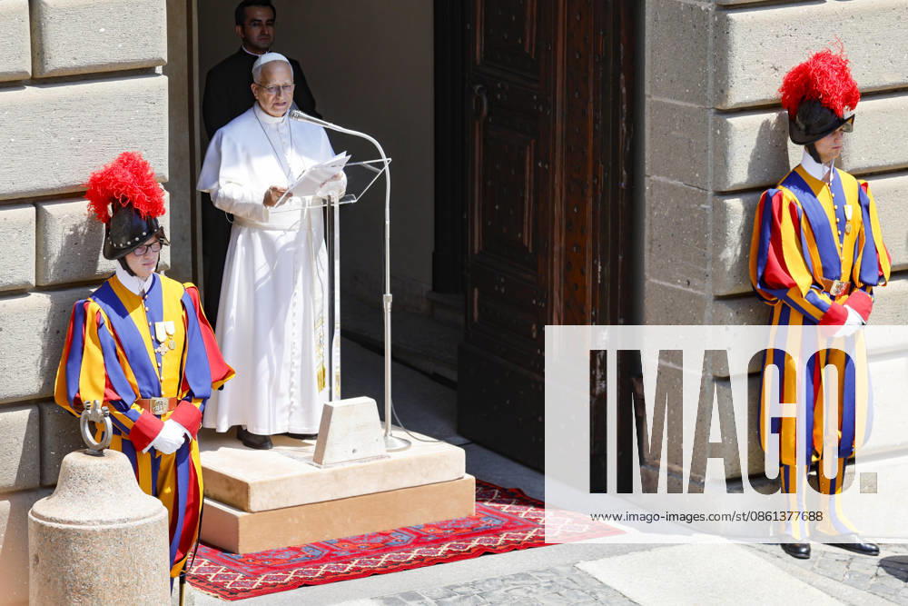 Pope Leo XIV during the Angelus prayer from the entrance of the Apostolic Palace in Piazza della Liberta (Liberty Square) at the summer papal residence in Castel Gandolfo near Rome, Italy 12 July 2026. ANSA FABIO FRUSTACI. Castel Gandolfo ITALIA - ZUMAa110 20260712_zaf_a110_002