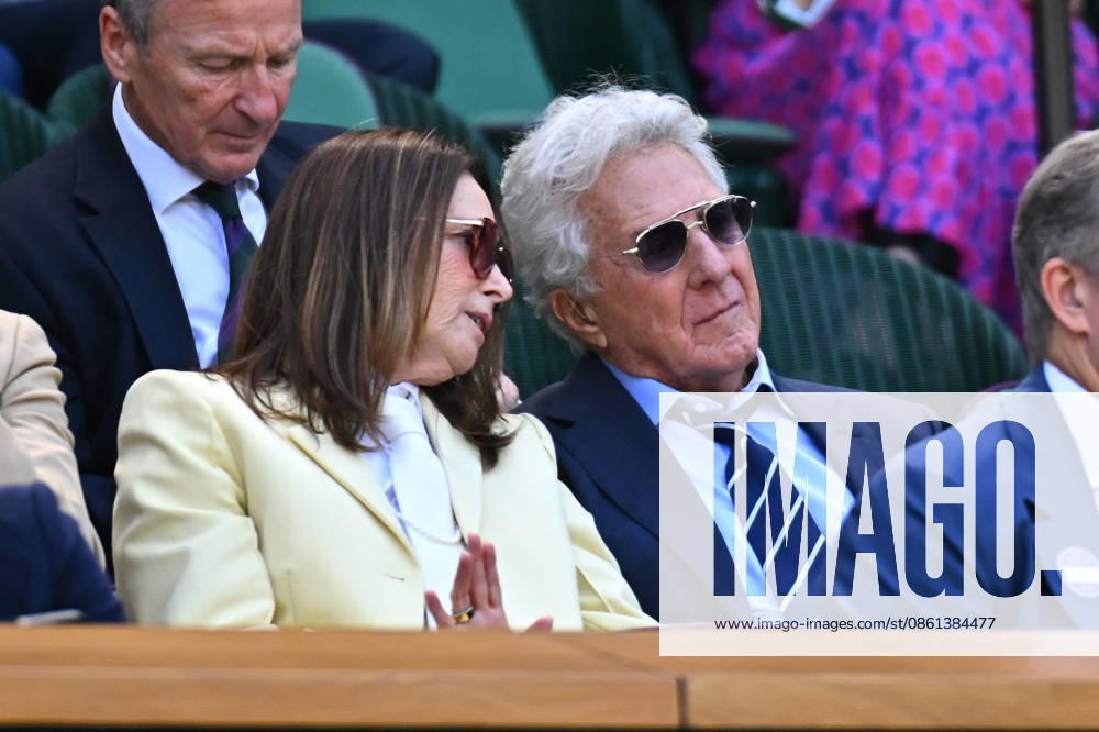 Wimbledon 2026 - Celebrities in The Stands Actor Dustin Hoffman at the 2026 Wimbledon Championships at the AELTC in London, GREAT BRITAIN, on July 12, 2026. Photo by Corinne Dubreuil ABACAPRESS.COM London United Kingdom