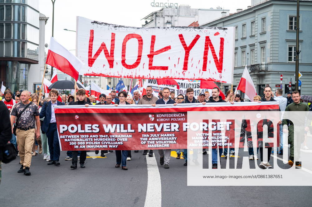 Warszawa 12.07.2026 Polish nationalist Volhynia March in memory of massacres of Poles in Volhynia organized by the far right --- Marsz Wolynski upamietniajacy ofiary Rzezi Wolynskiej organizowany przez prawicowych politykow. Persons shown : baner wolyn marsz uczestnicy Fot. Kai Taller Arena Akcji NEWSPIX.PL --- newspix.pl POLAND OUT!